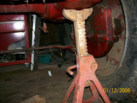 Transmission front braced with jack stand (1424 x 1066).jpg