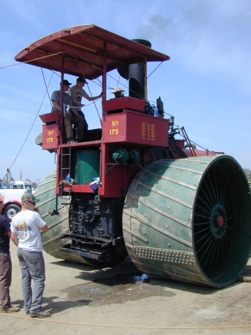 tractors (21).JPG